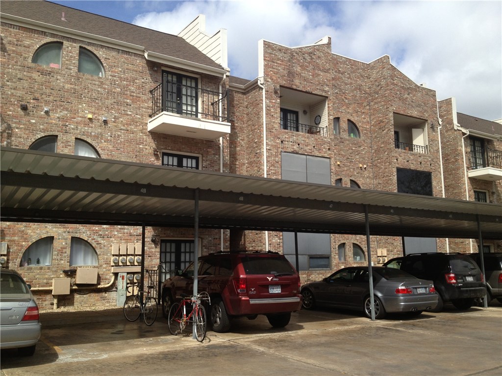 Parapet Condominiums