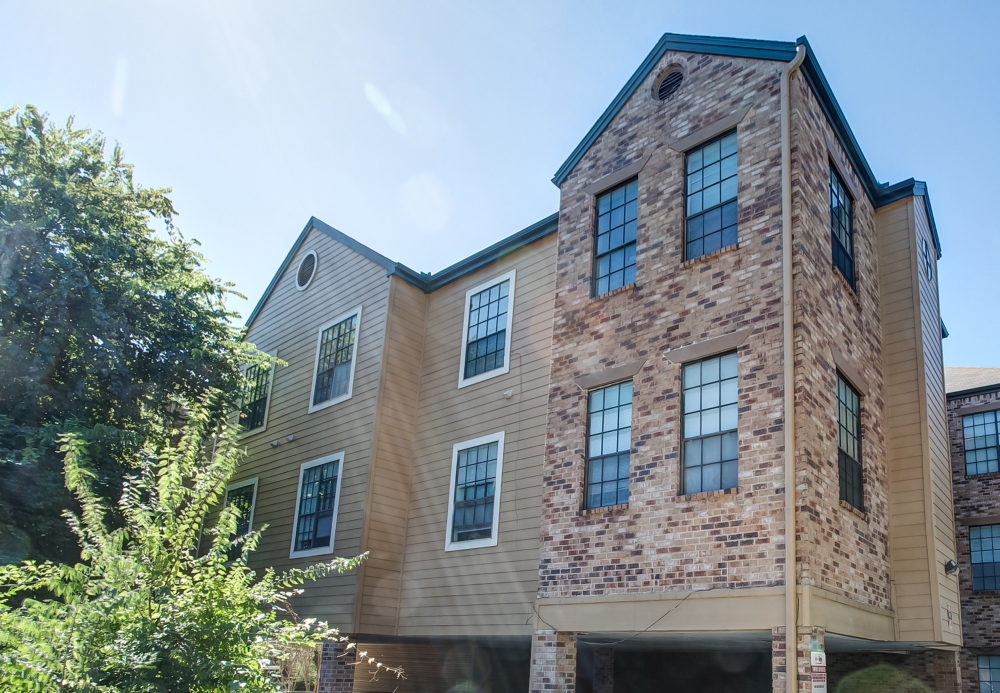 Vanderbilt Condominiums