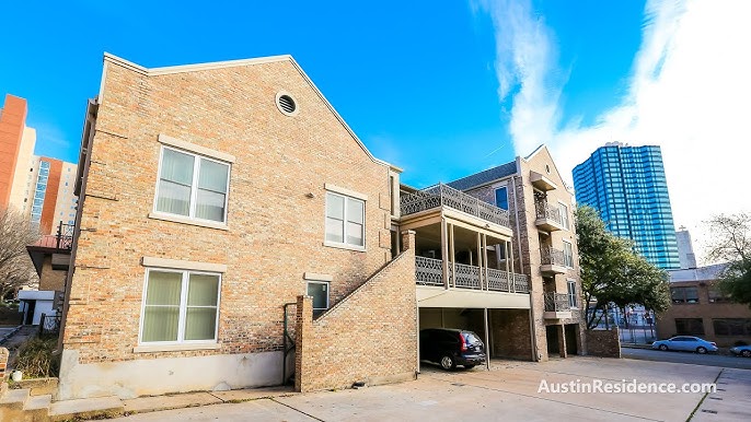 Lantern Lane Condominiums