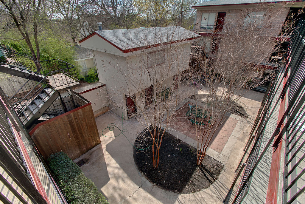 Leon Place Condominiums photo 2