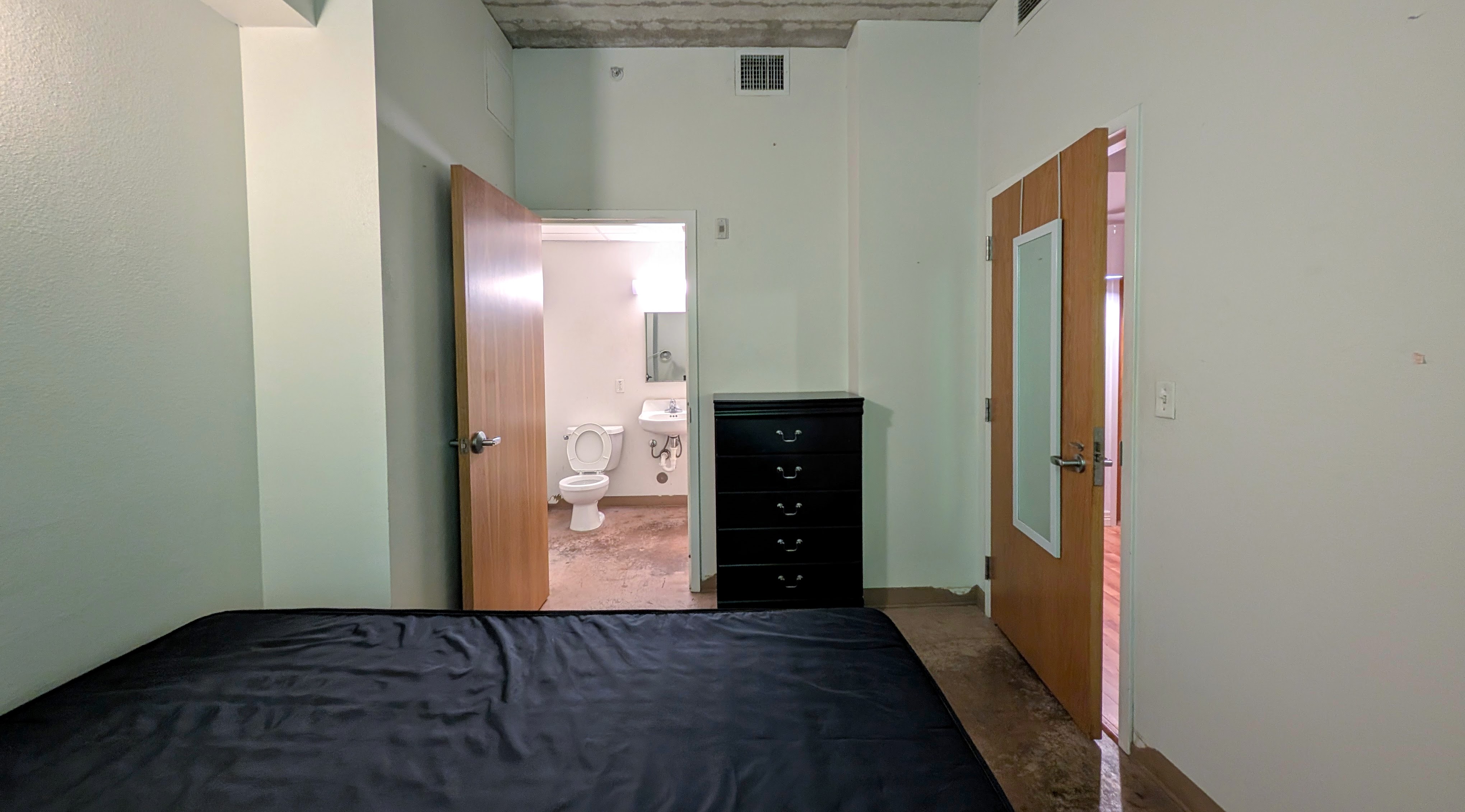 Nueces single room
