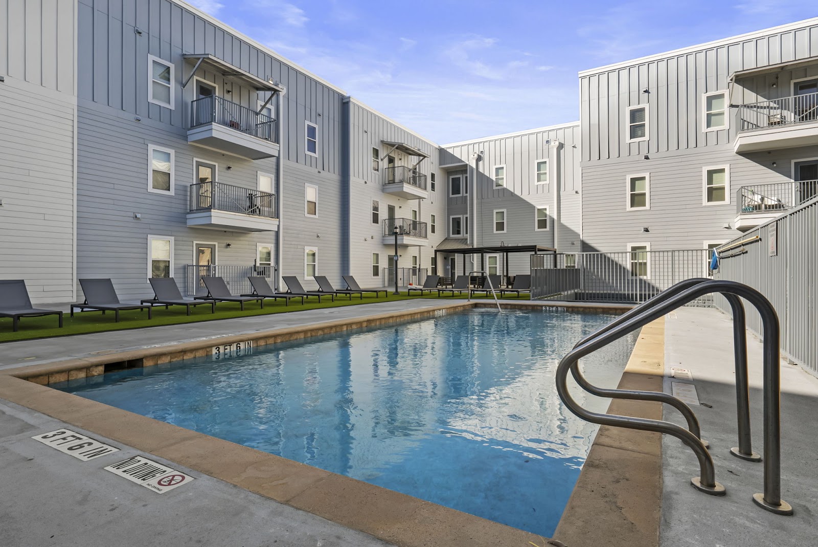 24 Longview