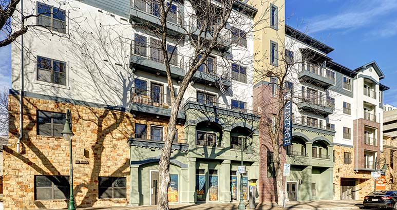 Texan Shoal Creek Condominiums